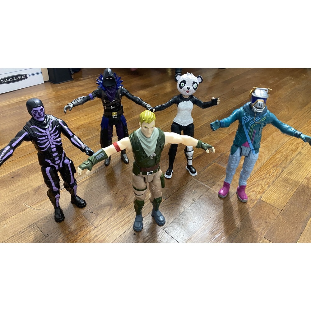 Fortnite Action 12" Figure Raven, PANDA, DJ Yonder, Purple Skull Trooper, Jonesy